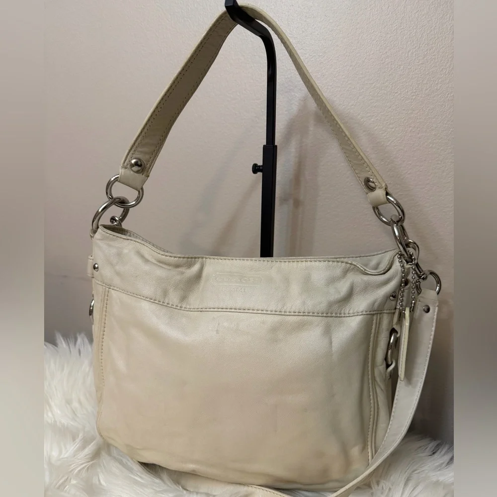 Coach # F14707Cream Leather Shoulder Bag
